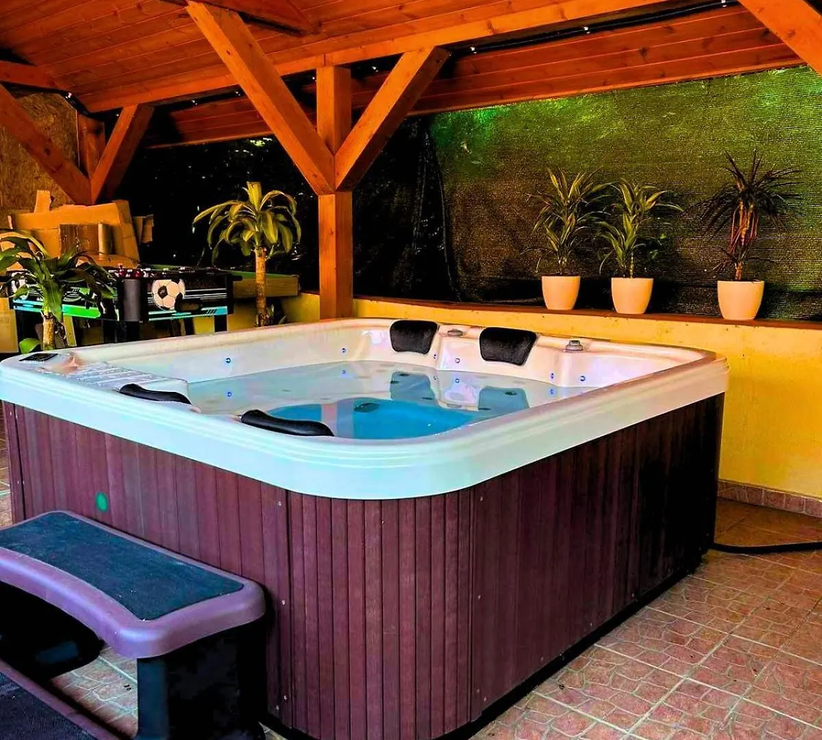 ** Bed & Breakfast Matyus Udvarhaz Kengyel Fogado Eger Hungary